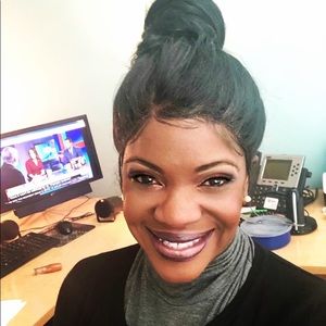 Meet your Posher, Denise